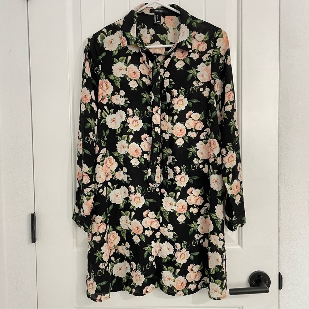 Forever 21 Button Down Floral Long Sleeves Tunic Top